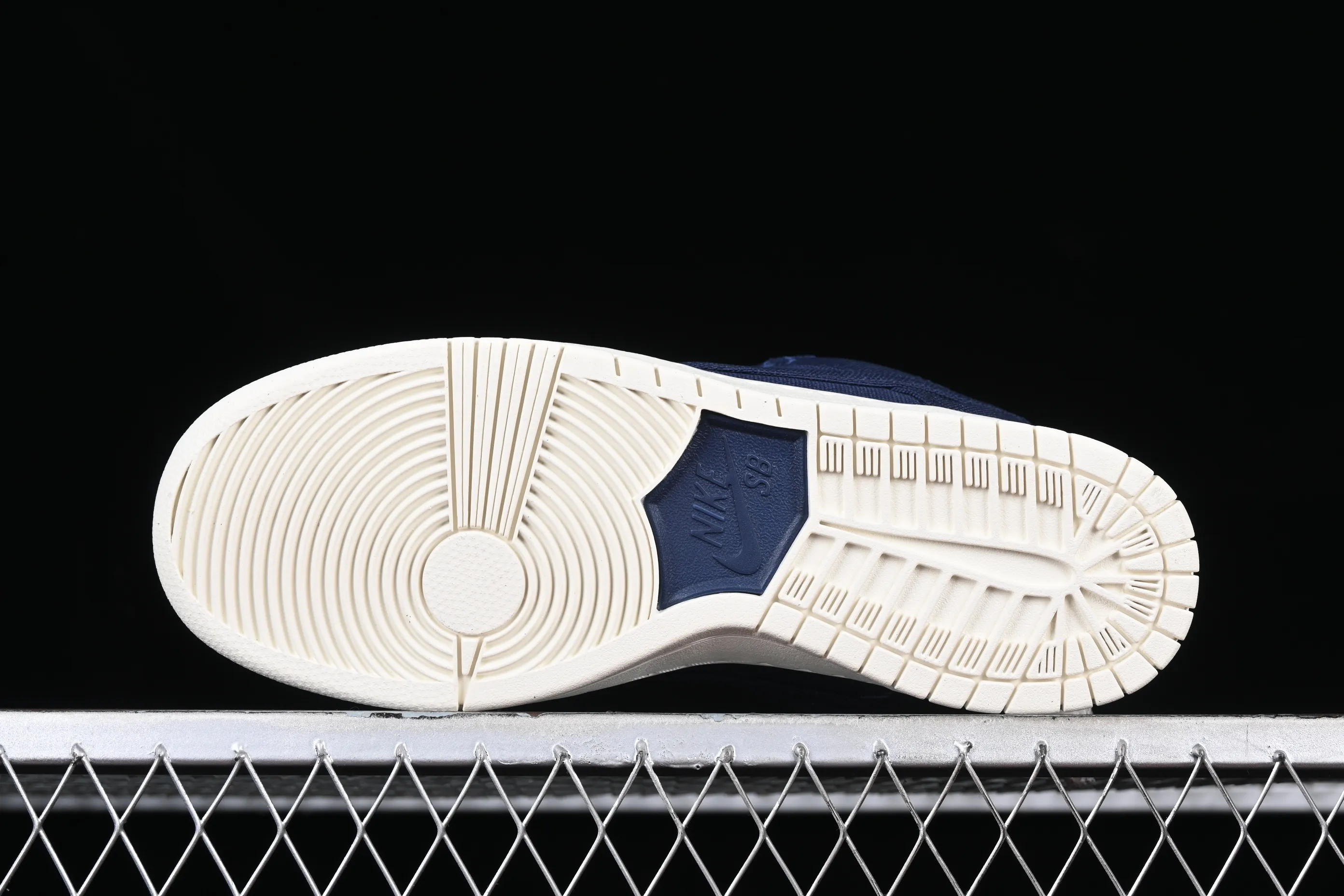 All Categories Nk SB Dunk Series Nk SB Dunk Low Low-top sneakers Nk SB Dunk Low "Midnight Navy" Desert Yellow SB low-top sports and leisure sneakers DX6775-400